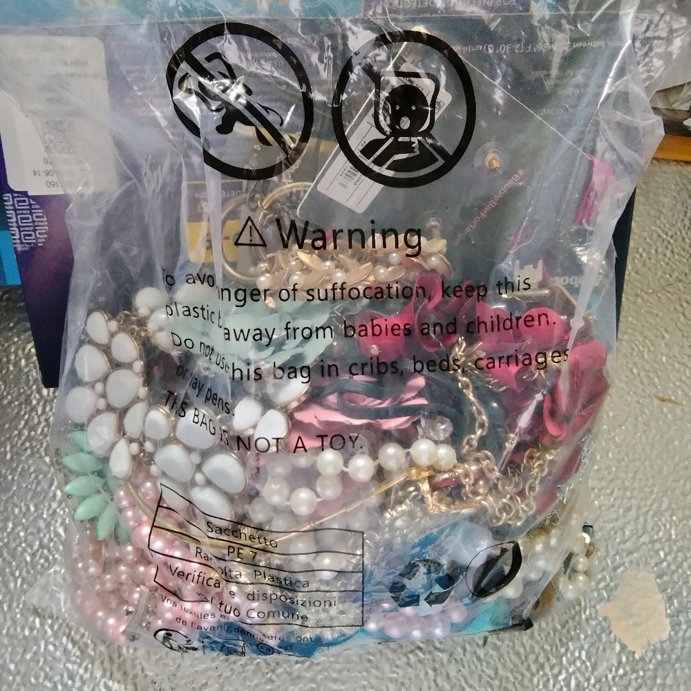 Big bad of Custom jewelry